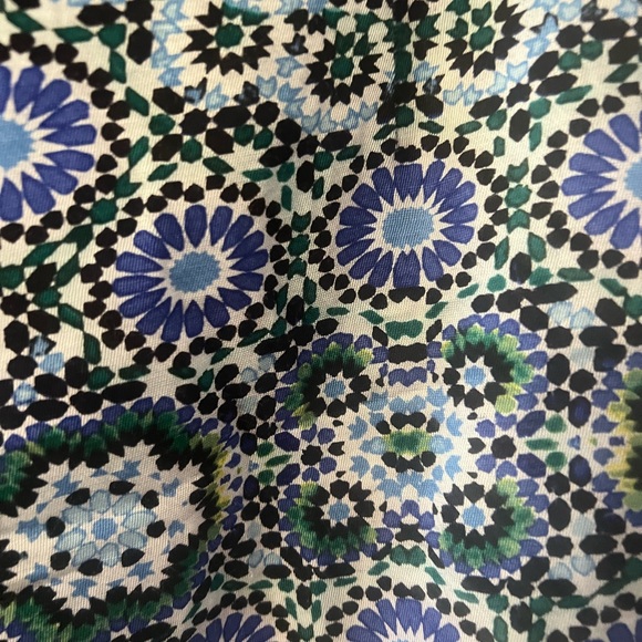 A Banana Republic colourful skirt in size 6 petite - Picture 5 of 9